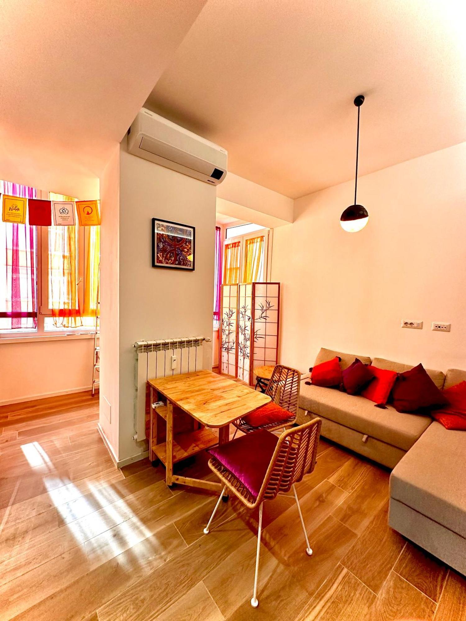 Kiran Lounge *